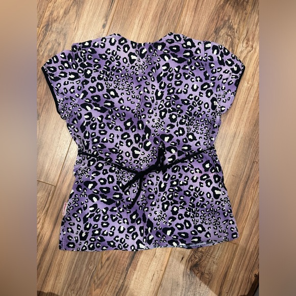 Purple women’s cheetah print scrub top - Picture 2 of 4